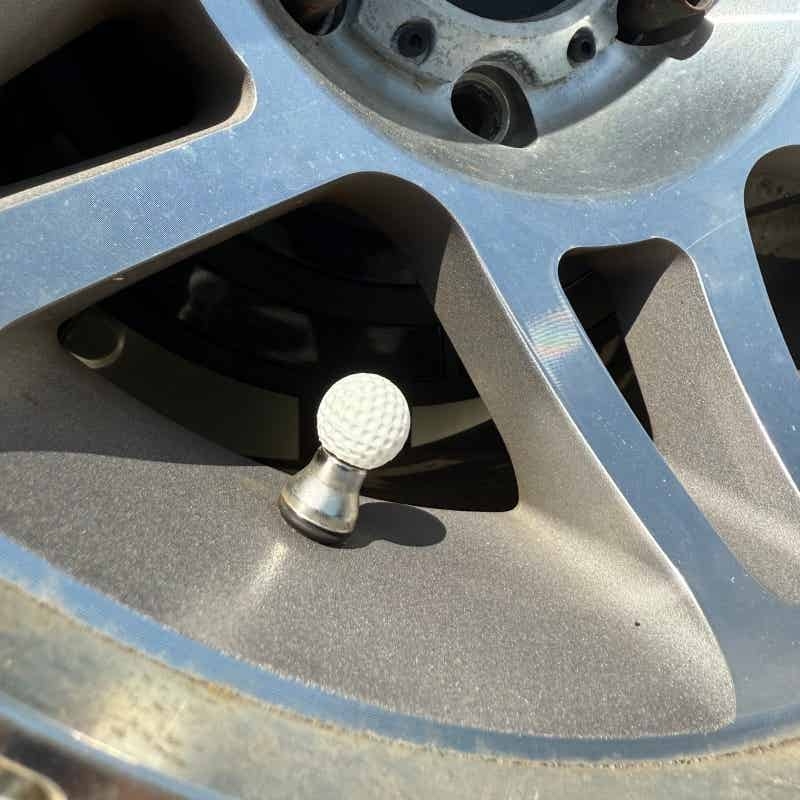 Golf Equipment Used - Golfball-Autoreifenventilkappen Universelle Radluftventil-Staubschutzkappen Dekorative Reifenventil-Fahrzeugzubehör