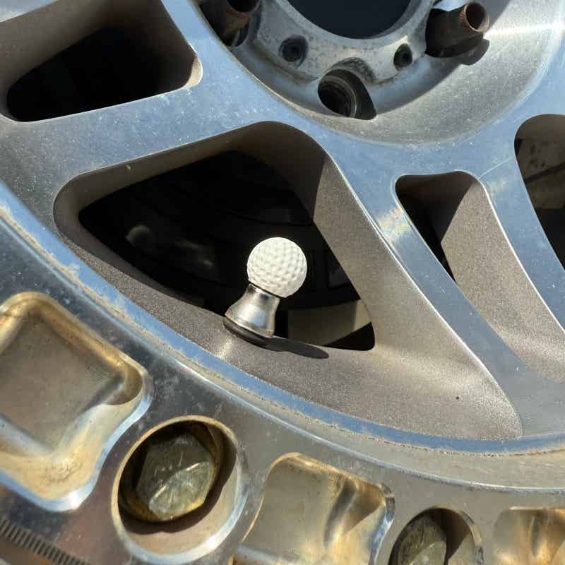 Golfball-Autoreifenventilkappe – Golf Equipment Used Bewertung und Preis